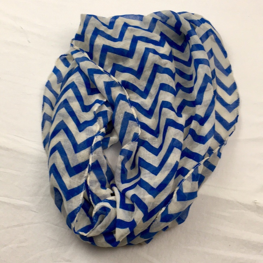 Chevron blue and white infinity scarf